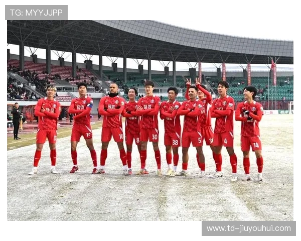 一起走进激情四溢的绿茵场 感受足球带来的无穷魅力和热血沸腾的赛事对决 一起走进激情四溢的绿茵场 感受足球带来的无穷魅力和热血沸腾的赛事对决